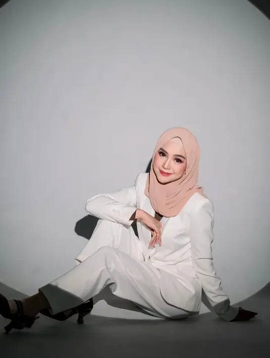 Ria Ricis baru saja mengunggah sederet foto pemotretannya bersama fotografer @askar_photography. [@@askar_photography]