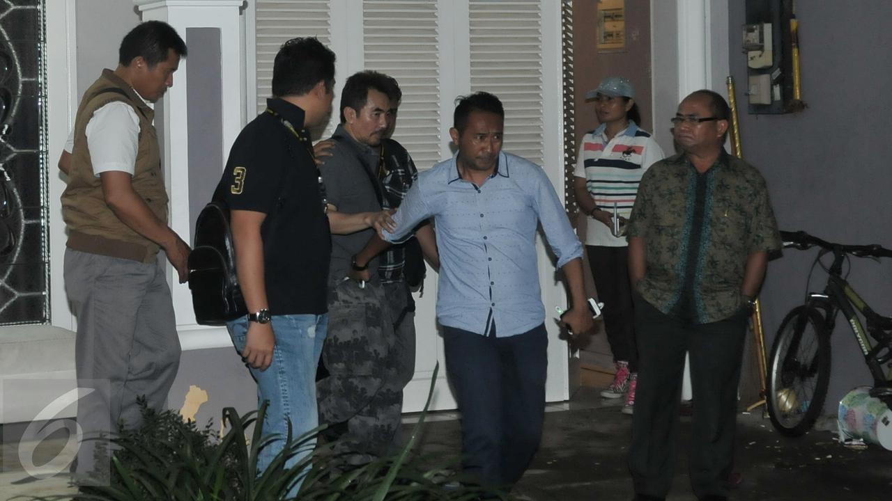 Lengkapi Barang Bukti, Polisi Geledah Rumah Aa Gatot