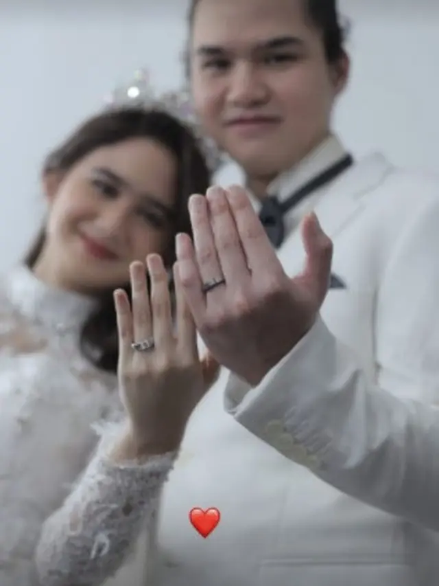 6 Potret Tissa Biani dan Dul Jaelani Pamer Cincin, Banjir Ucapan Selamat