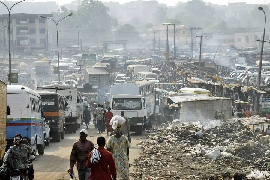 Potret polusi, kemacetan dan kawasan industri di Onitsha (AFP)