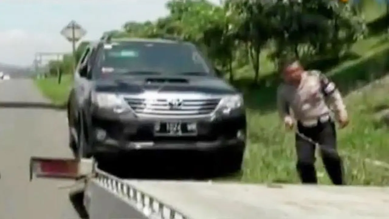 Aksi Pencurian Mobil