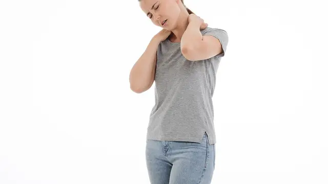 Bahaya Membunyikan Leher, Bisa Sampai Strok