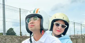 Nagita Slavina tampil santai saat gunakan hak pilihnya di Pilkada Serentak 2024 bersama Raffi Ahmad [@raffinagita1717]