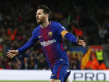 Striker Barcelona, Lionel Messi, melakukan selebrasi usai mencetak gol ke gawang Leganes pada laga La Liga di Stadion Camp Nou, Sabtu (7/4/2018). Barcelona menang 3-1 atas Leganes. (AP/Manu Fernandez)