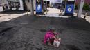 Seorang perempuan Sri Lanka menunggu di pompa bensin yang sepi, berharap untuk membeli minyak tanah untuk memasak di Kolombo, Kamis (26/5/2022). Ada kekurangan banyak barang kebutuhan , mulai dari makanan, gas untuk memasak, obat-obatan dan bahan bakar hingga kertas toilet dan korek api. (AP Photo/Eranga Jayawardena)