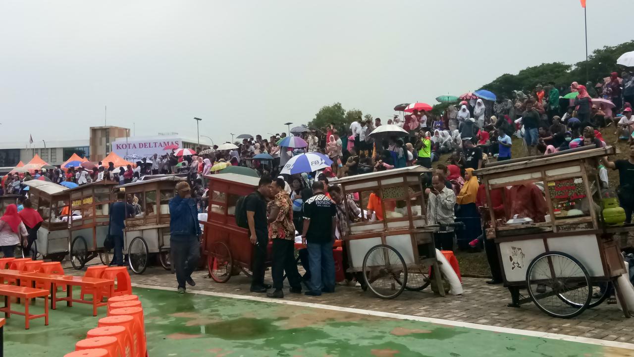 Gebyar Bakso Merah Putih di Cikarang, Bekasi. (Merdeka.com)