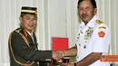 Citizen6, Cilangkap: Pangab Brunei menerima penganugerahan Bintang Yudha Dharma Utama dari Pemerintah RI yang disematkan oleh Menhan RI. (Pengirim: Badarudin Bakri)