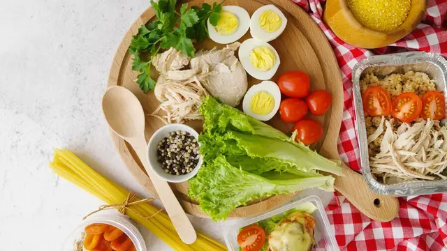 Ilustrasi salad/freepik.com