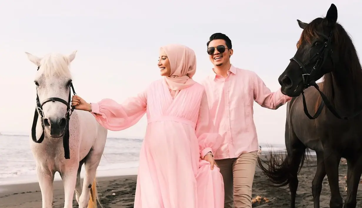 Zaskia Sungkar dan Irwansyah (Instagram/zaskiasungkar15)
