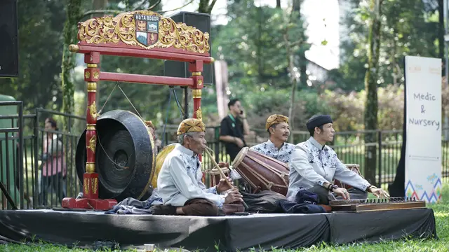 Sunset di Kebun Kembali ke Kebun Raya Bogor, Tampilkan Raisa hingga Perkenalkan Tumbuhan Bucephalandra