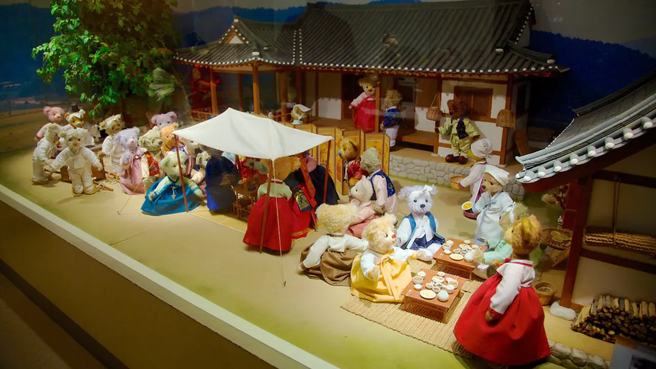 Berkunjung ke Teddy Bear Museum, Rumahnya Para Boneka Beruang