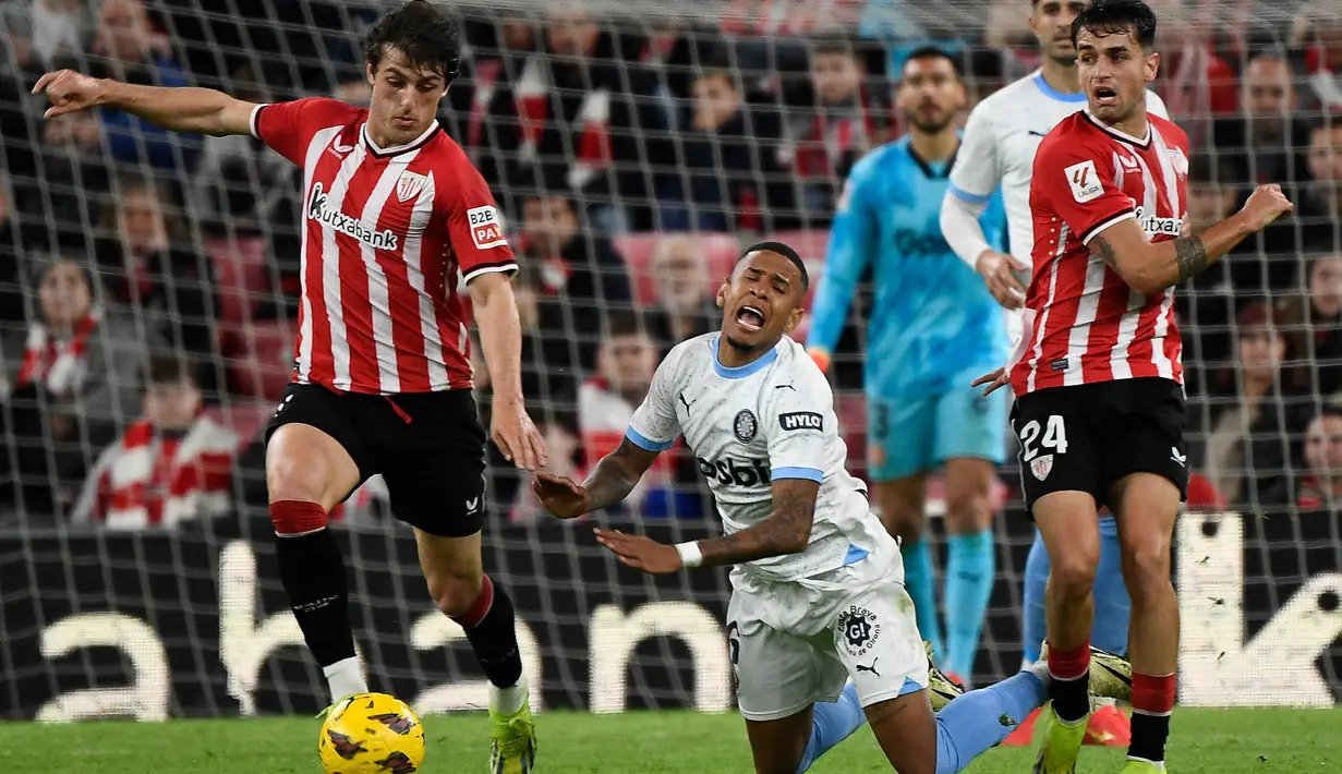 Girona menelan kekalahan 2-3 dari Athletic Bilbao. (ANDER GILLENEA/AFP)