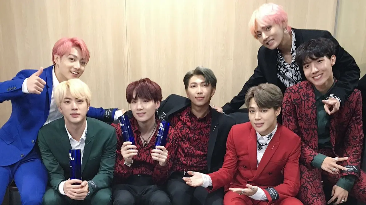 [Bintang] BTS Menang Daesang di Soribada Best K-Music Awards 2018
