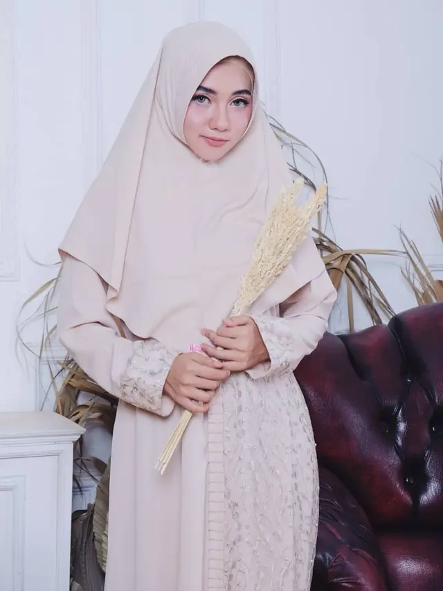 7 Gaya Lala Widy Saat Pakai Hijab Ini Bikin Pangling