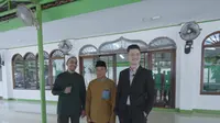 Habib Ja'far, perwakilan DKM Masjid Nurul Huda, dan Pendeta Marcel. (Foto: Istimewa)