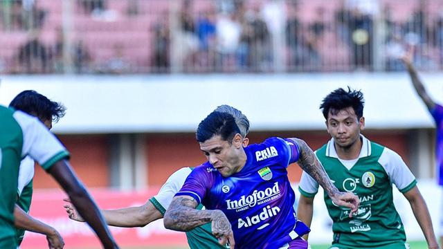 PSS Sleman vs Persib Bandung