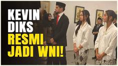 Berita video satu lagi pemain keturunan diambil sumpahnya hari ini, Kevin Diks menjalani pengambilan sumpah di Denmark, Jumat (8/11/2024) dan siap membela Timnas Indonesia.