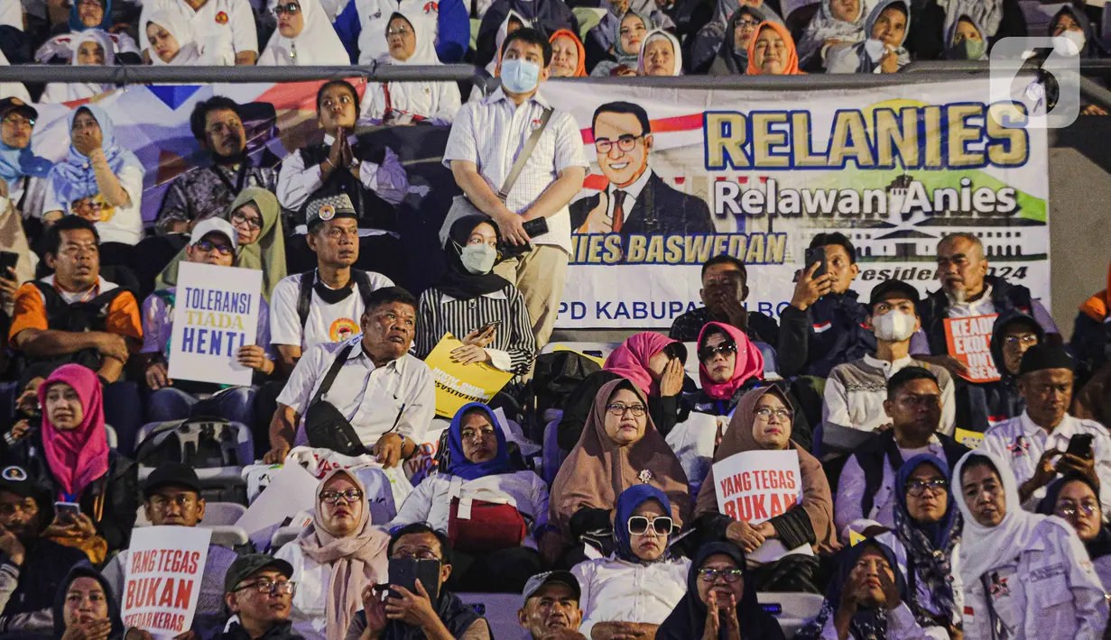 Menurutnya, ia sengaja datang sendiri agar masyarakat bisa cerita dengan lepas. (Liputan6.com/Faizal Fanani)