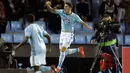 Gelandang Celta Vigo, Pablo Hernandez melakukan selebrasi usai mencetak gol kegawang Barcelona pada lanjutan liga Spanyol di Stadion Balaidos, Vigo (3/10).  Celta Vigo berhasil mengalahkan Barcelona dengan skor 4-3. (REUTERS/Miguel Vidal)