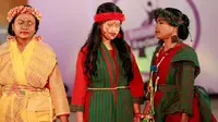 Korban Serangan Zat Asam Menjelma Jadi Peragawati