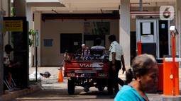 Hal ini menanggapi adanya laporan soal penyewa rusunawa memiliki mobil pribadi atau sepeda motor yang mengindikasikan tak termasuk masyarakat berpenghasilan rendah (MBR). (Liputan6.com/Johan Tallo)