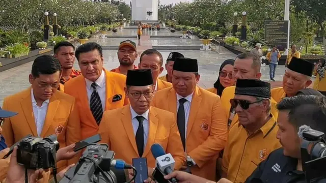 Ketua Umum DPP Ormas Musyawarah Kekeluargaan Gotong Royong (MKGR) Adies Kadir.