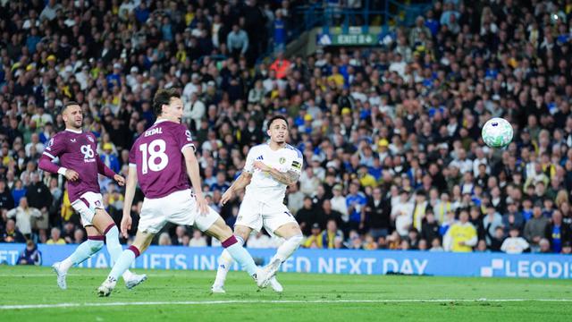 Foto: Menang Meyakinkan atas Burnley, Leeds United Menjauh dari Zona Degradasi Liga Inggris