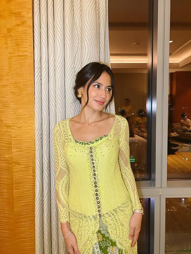 Potret Pevita Pearce