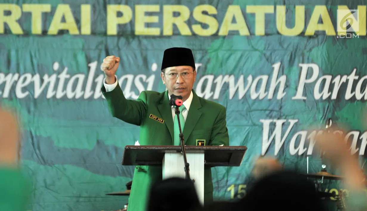 Ketua Umum PPP Muktamar Jakarta Humphrey Djemat memberi sambutan saat membuka Mukernas III PPP Muktamar Jakarta di Kantor DPP PPP, Menteng, Kamis (15/11). Humphrey akan dikukuhkan menjadi ketua umum hingga Mukernas 2019. (Merdeka.com/Iqbal Nugroho)