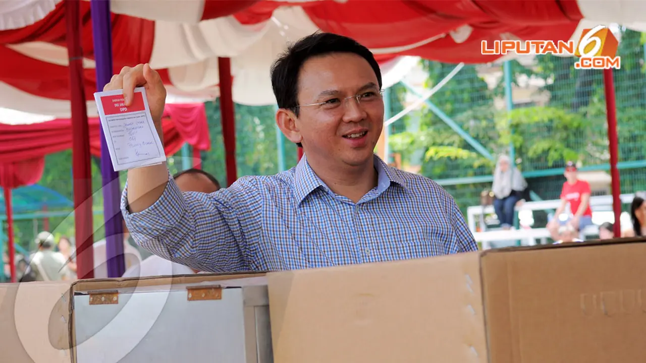 [FOTO] Ahok Ikut Nyoblos Bareng Istri