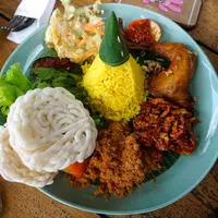 Ilustrasi Nasi Tumpeng/https://www.shutterstock.com/Amy&nbsp;Rosie