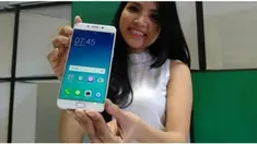 Sesuai julukannya "selfie expert", Oppo F1 Plus merupakan ponsel yang ditujukan untuk pengguna yang gemar melakukan swafoto (selfie). Smartphone ini memiliki kamera depan beresolusi 16MP dan dilengkapi fitur Beautify 4.0.
