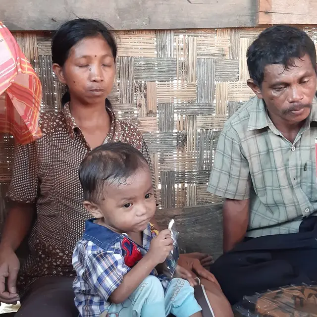 Budi bersama ayah dan ibunya (Ahmad Akbar Fua/Liputan6.com)