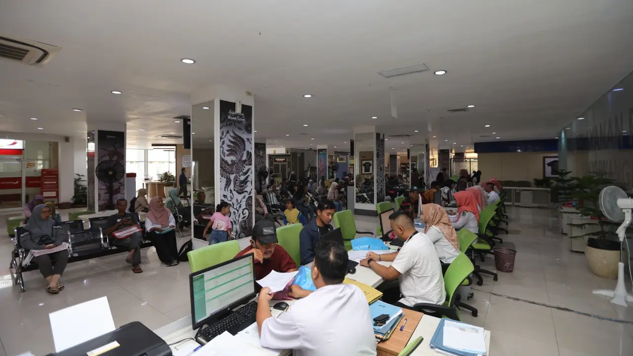 Ilustrasi pelayanan pengurusan administrasi di Mall Pelayanan Publik Banyuwangi (Istimewa)