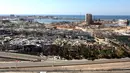 Puing-puing bangunan terlihat di Pelabuhan Beirut, Lebanon (17/8/2020). Kini, lebih dari 290.000 orang dilaporkan kehilangan pekerjaan, ujar seorang juru bicara PBB pada Senin (17/8). (Xinhua/Bilal Jawich)