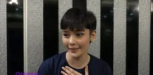 Sebelumnya Tiara Westlake memiliki rambut panjang yang lurus dan indah. Tetapi semua itu ia lakukan hanya demi kontrak kerjanya. Setelah kontrak kerja selesai dan putus hubungan dengan sang pacar, ia segera memotong rambutnya menjadi potongan pendek.