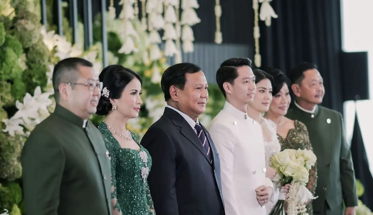 Dengan pengesahan ini, pernikahan Kevin dan Valencia resmi tercatat di catatan sipil. [Instagram/valenciatanoe]