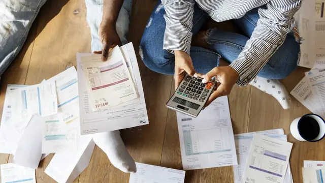8 Kebiasaan Finansial yang Bikin Keuangan Stagnan, Stop Sekarang Kalau Mau Tumbuh