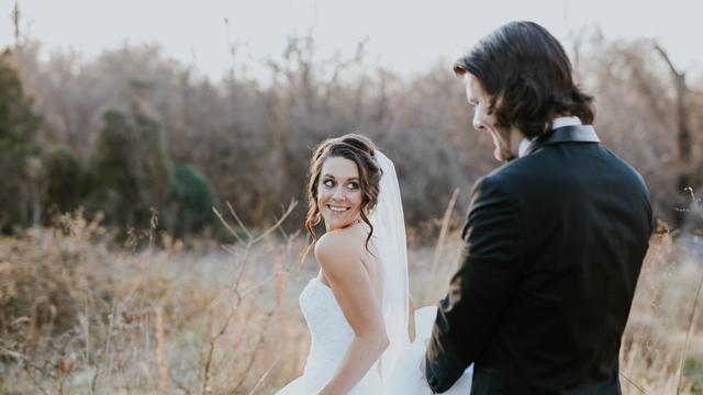 Ilustrasi pernikahan, menikah, pengantin baru