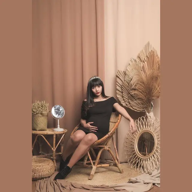 Jelang Melahirkan, Ini 5 Potret Maternity Shoot Sarah Sheilka Istri Tegar Septian
