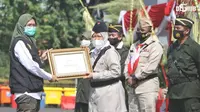 6 Momen Tri Rismaharini Jadi Pemimpin Upacara Hari Pahlawan Nasional