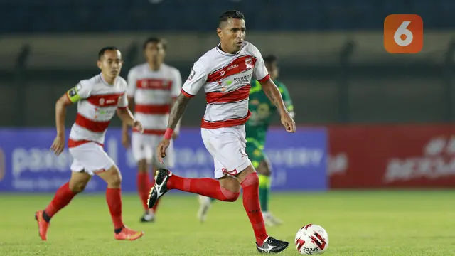 FOTO: Persebaya Raih Kemenangan kedua usai Tundukkan Madura United 2-1 - Beto Goncalves