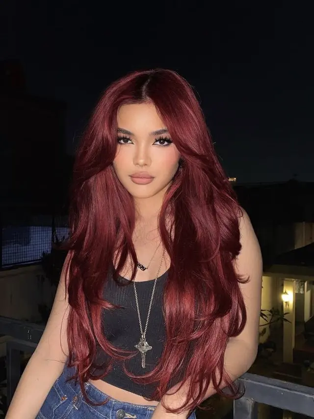 Gaya Swag Queennara Putri Liza Natalia,  credit: @queennara_h