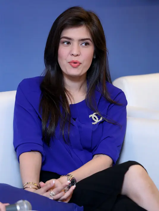 "Itu juga aku terapkan kepada suami juga. Pulang kerja dia harus ganti baju dulu, cuci tangan, sikat gigi baru boleh cium anak atau tidur. Dan aku juga membiasakan ke babysitter selalu seperti itu juga.” jelas Carissa Putri. (Andy Masela/Bintang.com)