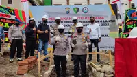 Peletakan batu pertama pembangunan gedung perawatan RS Bhayangkara Makassar (Liputan6.com)