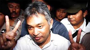 Tak Cuma Ahok, Artis-artis Ini Berseteru dengan FPI - Page 3 ...