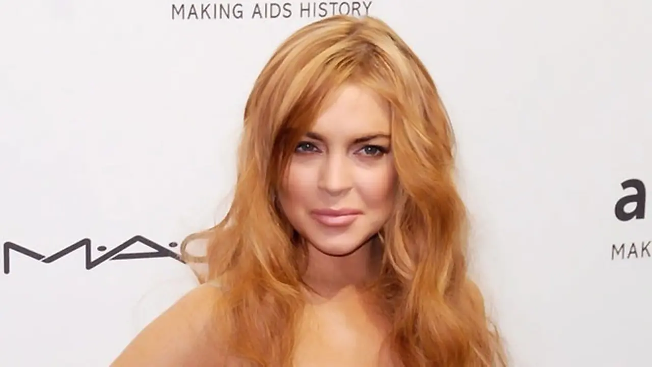 lohan-131115b.jpg