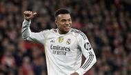 Penyerang Real Madrid asal Prancis, Kylian Mbappe, memberi isyarat saat laga La Liga melawan Athletic Bilbao di San Mames, Bilbao, 3 Desember 2025. (ANDER GILLENEA / AFP)