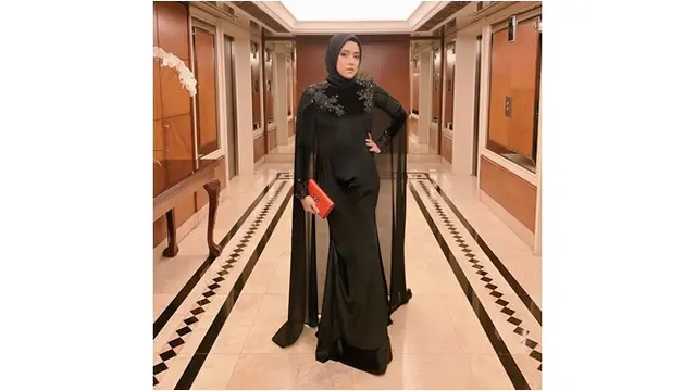 7 Pesona Fairuz A Rafiq, Mantan istri Galih Ginanjar yang Telah Miliki 2 Anak