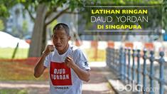 Berita video aksi berlatih Daud Yordan di Singapura sebagai salah satu persiapan menjelang pertarungan melawan petinju asal Thailand.